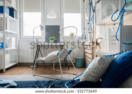 Small studio flat arrangement with inventive decorations
