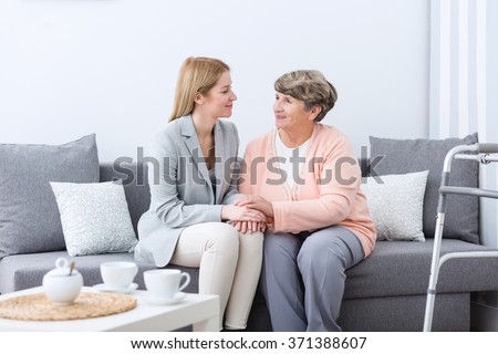 Picture presenting friendship between grandmother and granddaughter