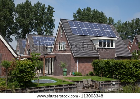 new family building wth solar panels