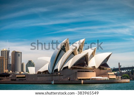 Sydney, Australia - November 10, 2015: The Sydney Opera House is a multi-venue performing arts centre identified as one of the 20th century\'s most distinctive buildings