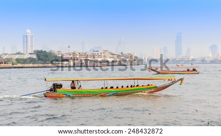 BANGKOK - JAN , 30 : The speedy long tail boat is the fastest way to go to the temple of dawn . There are nice view of Thai life style near the river are interesting . THAILAND JAN , 30 2015