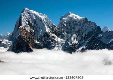 view from Gokyo Ri to Arakam Tse, Cholatse and Tabuche Peak - trek to Everest base camp - Nepal