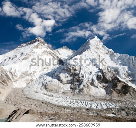 View of Mount Everest, Lhotse and Nuptse from Pumo Ri base camp - way to Mount Everest base camp - Sagarmatha national park - Nepal