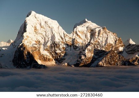 Evening view from Gokyo Ri to Arakam Tse, Cholatse and Tabuche Peak - trek to Everest base camp - Nepal