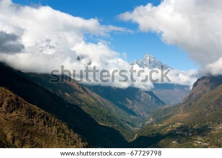 portse thanga peak and entrance to khumbu valley