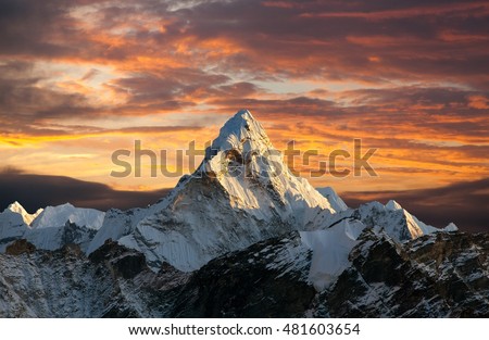 Evening panoramic view of mount Ama Dablam with beautiful sky on the way to Everest base camp, Khumbu valley, Sagarmatha national park, Everest area, Nepal