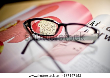 [Obrazek: stock-photo-eyeglasses-focusing-image-in...147153.jpg]