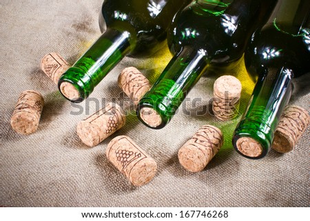 [Obrazek: stock-photo-home-made-wine-on-vintage-pa...746268.jpg]