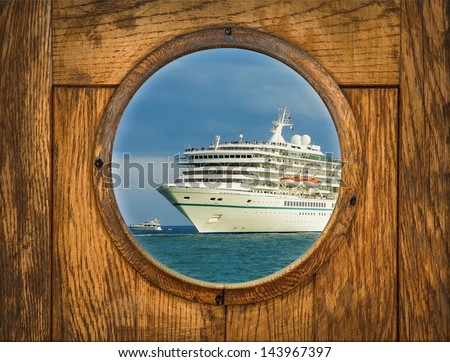 Ship Porthole Window With Seascape And Cruise Ship. Old Porthole On Wood Background - Vintage Decoration Of Sea Travel.