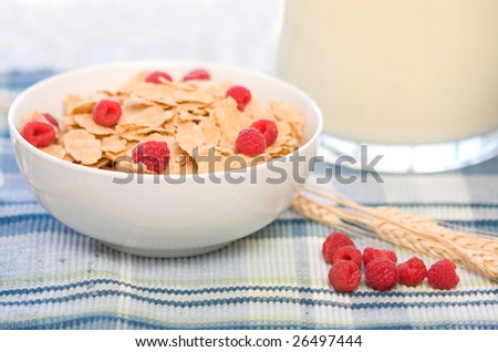 Flake breakfast cereal with raspberries