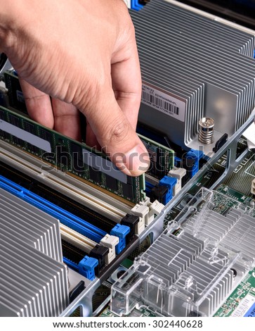 Random access memory computer server maintenance