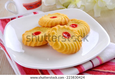Traditional Jelly Biscuits