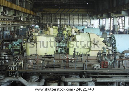 Heat power station. Turbines (yellow) rotate generators (blue). Power of one generator 60 Megavatt, Voltage 6000 volts.