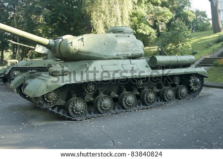 IS-2 was developed at the Chelyabinsk Kirov Factory (CHKZ) at the end of 1943, when it became clear that the previous model of a heavy tank IS-1 (IS-85) has enough for a heavy tank weapons
