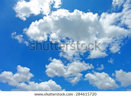 Blue sky / cloudy sky