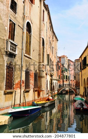 Old architecture in Cannaregio, major commercial and touristic district of Venice