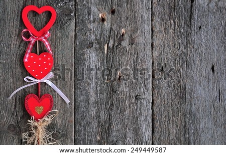 Love hearts on wooden texture background, valentines day card concept. Retro Styled Wallpaper. Valentines Day