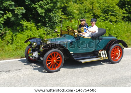 LANDSBERG, GERMANY - JULY 13: Oldtimer rallye for at least 80 years old antique cars with Panhard & Levassor X19, built at year 1913, photo taken on July 13, 2013 in Landsberg, Germany