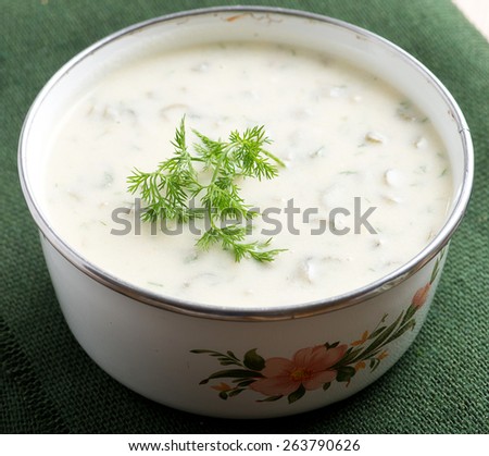 broad bean soup with yoghurt