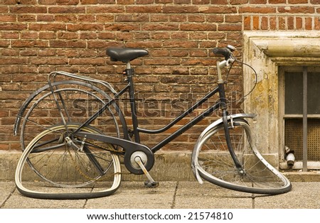  Fashioned Bicycle on With A Basket Against Old Fashioned Bicycle Find Similar Images