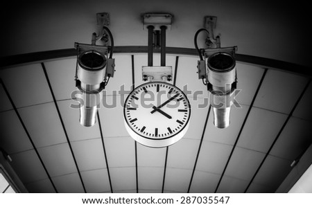 Wall clock made in black and white