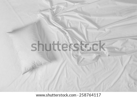 white bedding sheet