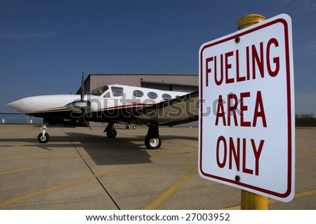 Twin engine airplane re-fueling