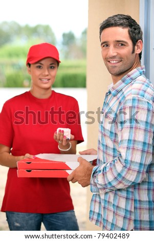 pizza delivery receiving payment