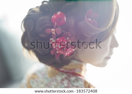 The beautiful hairstyling for Chinese bride