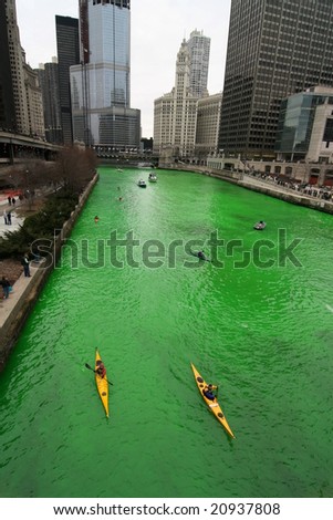 Chicago, IL - Mar 15: Chicago River Dyed Green March 15, 2008 in Chicago, IL