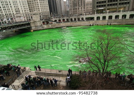 CHICAGO - MARCH 15: Dyeing the Chicago River on St. Patrick's day, on Mar 15, 2008 in Chicago, IL