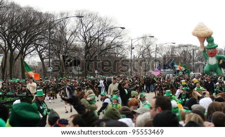 CHICAGO - MARCH 15: People celebrated St. Patrick\'s day parade, on Mar 15, 2008 in Chicago, IL