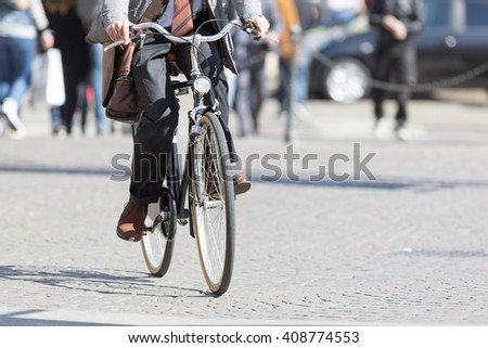 Riding the bike in the city, urban concepts