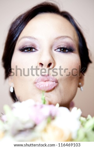 Wedding make up kiss