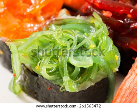 sushi red seaweed