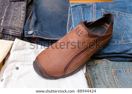 The trousers combined by piles and a boot