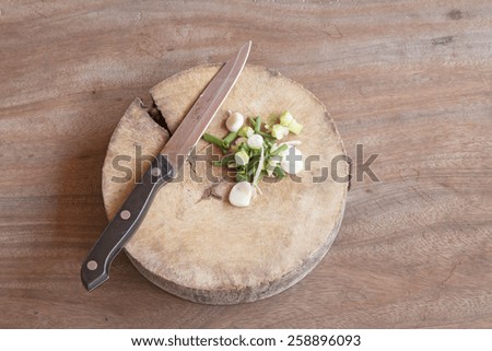 Spring onion and Chopping block
