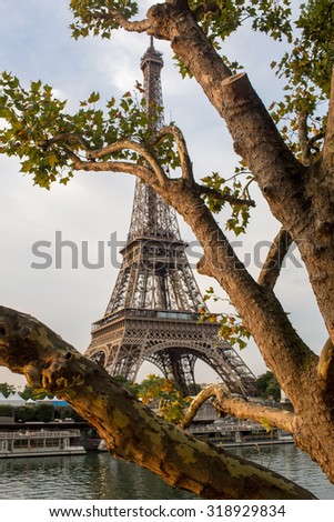 Paris 11 April 2015: Tour Eiffel, Eiffel tower
