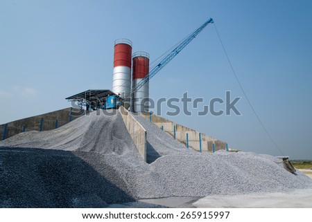 Concrete batch plant for concrete work