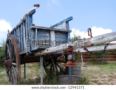 Old wooden carriage remanding far west times