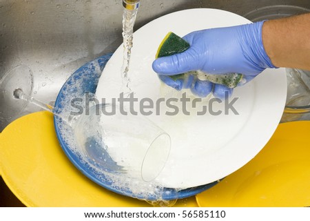 Washing kitchen ware on the silk