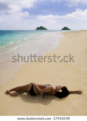 hawaii beaches girls. Polynesian girl in a black