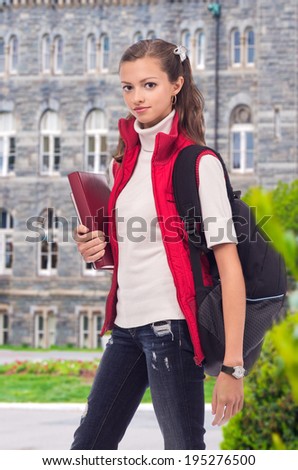 Young beautiful girl student  ready to study