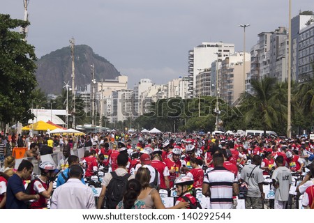 RIO DE JANEIRO - FEB 17: Cyclists\' concentration at event WBT Rio de Janeiro. Event World Bike Tour Rio de Janeiro on February 17, 2013 in Rio de Janeiro, Brazil.