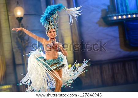 LAS PALMAS , SPAIN - FEBRUARY 9: Unidentified member from dance group Comparsa Los Lianceiros, from Canary Islands, during the Adult Dance Contest on February 9, 2013 in Las Palmas, Spain