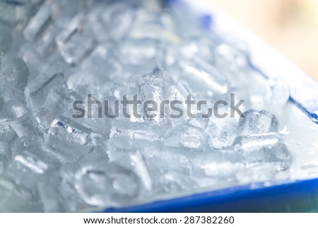 Ice in ice bucket.