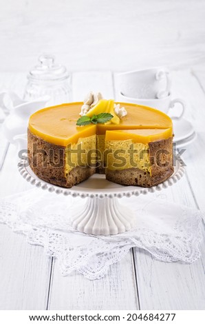 cheesecake with mango