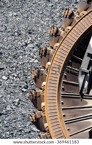 the rotary wheel,a quarry, open pit mining, power, performance, loading, digging, mine, mining