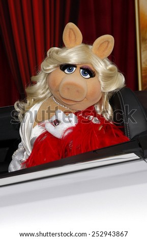 HOLLYWOOD, USA - NOVEMBER 12: Miss Piggy at the World Premiere of \