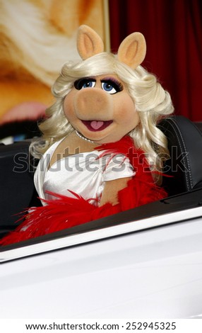Miss Piggy at the World Premiere of \